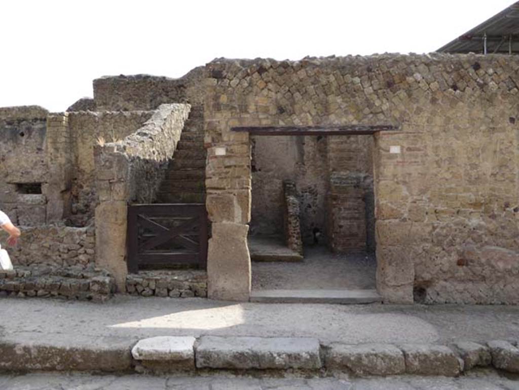 III.4 Herculaneum, On Right. October 2014. Looking East To Doorways ...